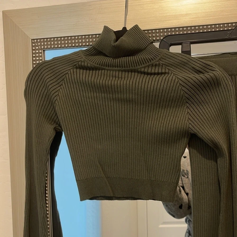 2 piece matching Ribbed Set - Picture 3 of 9